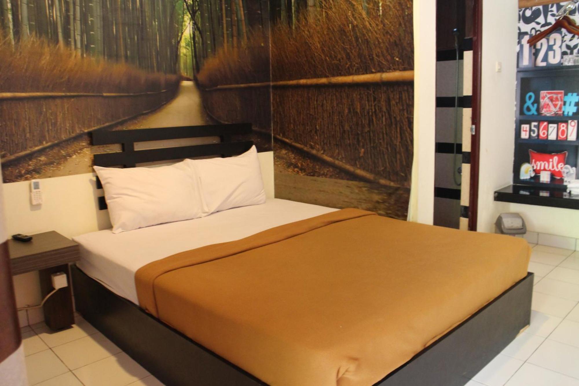 Lawaka Hotel Ampana Экстерьер фото