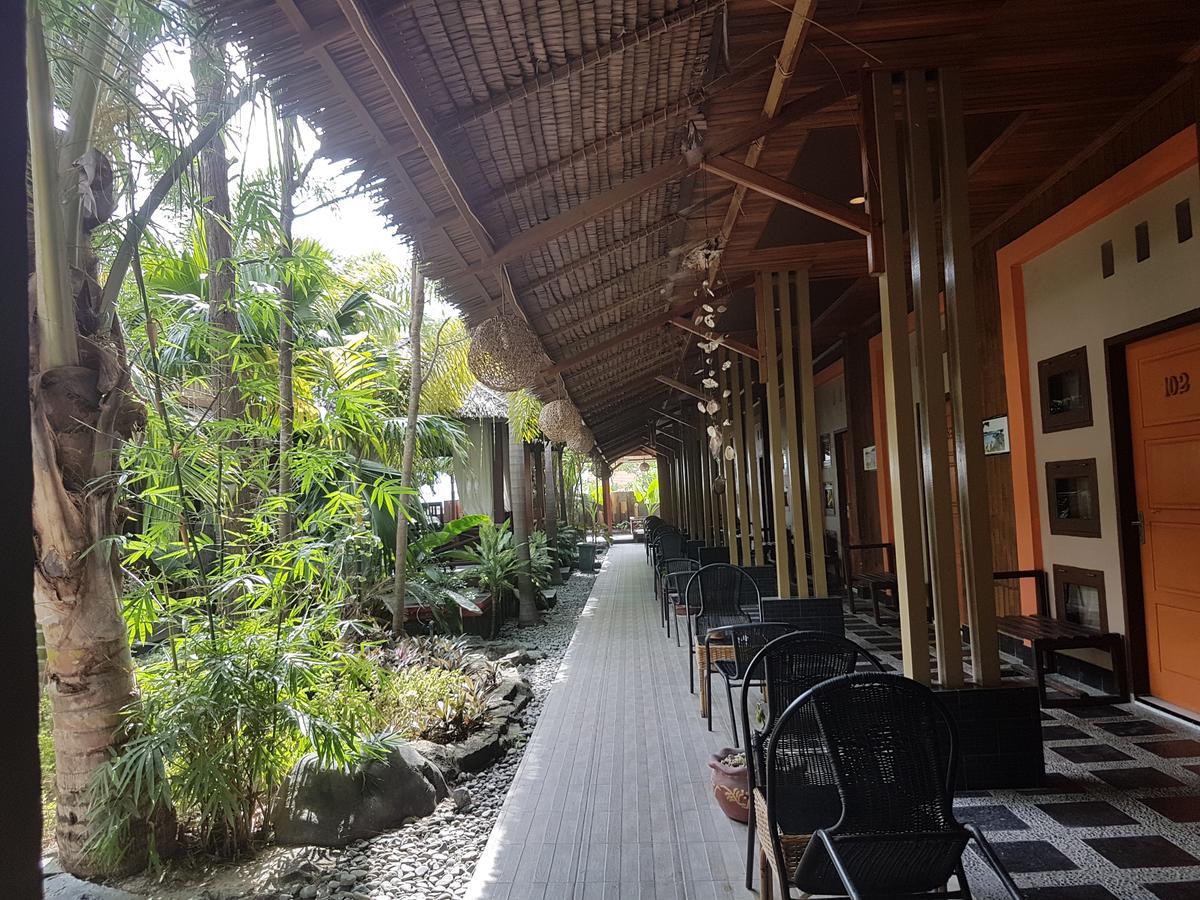 Lawaka Hotel Ampana Экстерьер фото