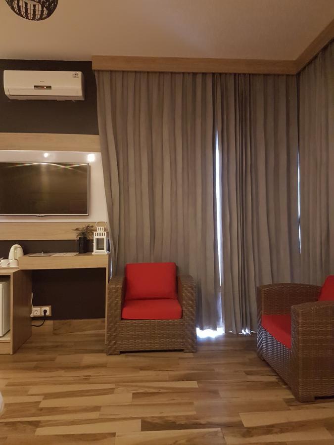 Lawaka Hotel Ampana Экстерьер фото