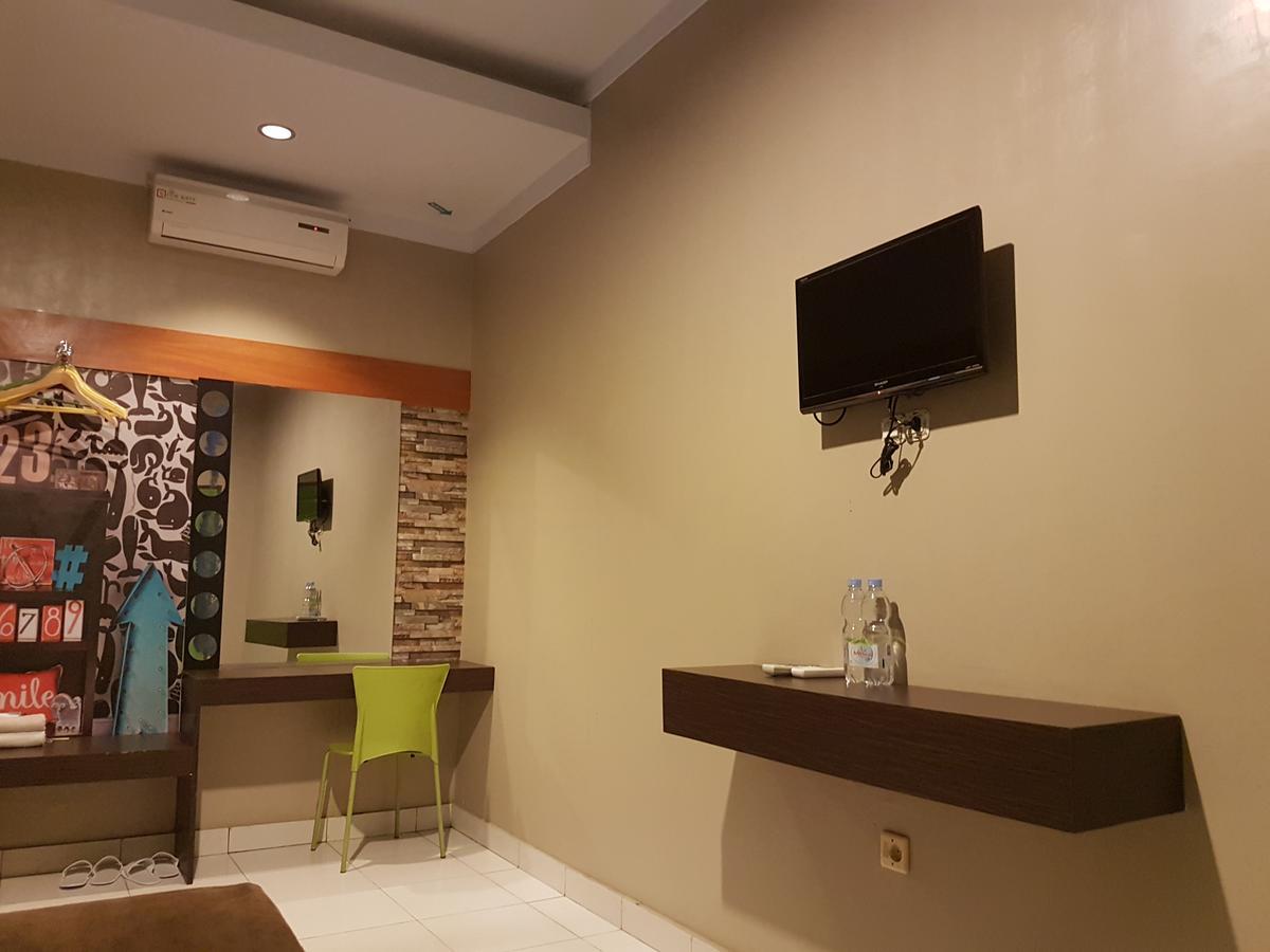 Lawaka Hotel Ampana Экстерьер фото