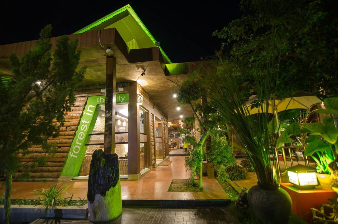 Lawaka Hotel Ampana Экстерьер фото